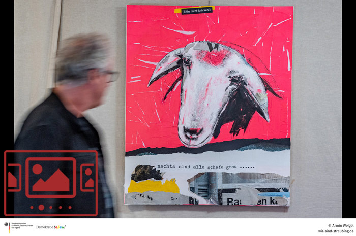 Das slideshow-Fenster mit Impressionen zur Vernissage und den Werken der Straubinger Künstlerin und Fotografin Bettina Aumer-Lindner anzeigen ...