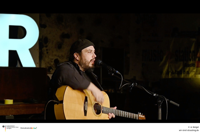 Impressionen vom Setup & Konzert :: Mathias Kellner live im Raven ...