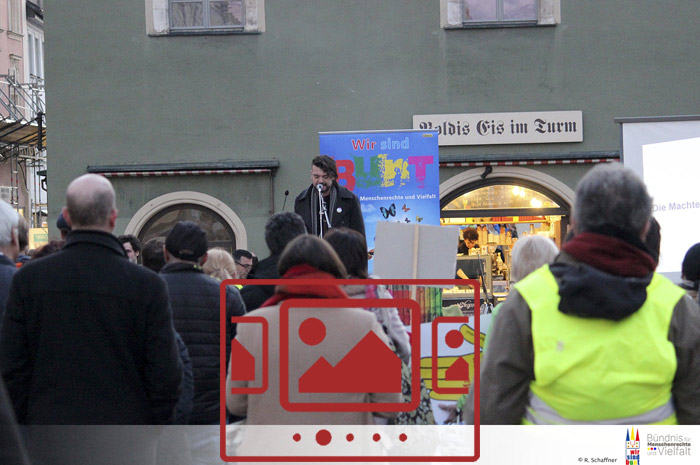 Das slideshow-Fenster mit begleitenden Bildern 'Impressionen vom Bürgerfest im Juni 2018' anzeigen ...