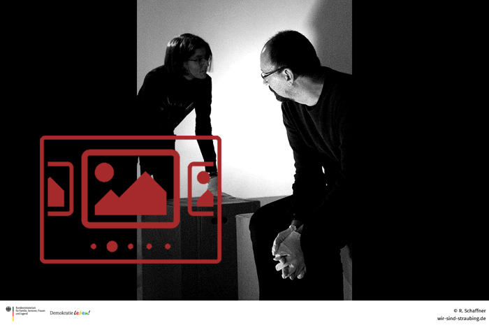 Sie sehen Impressionen aus unserer Veranstaltung 'Experimentelles Theater Günzburg mit dem Stück „ZÜNDELN – oder Josef M. und Seinesgleichen“' ...